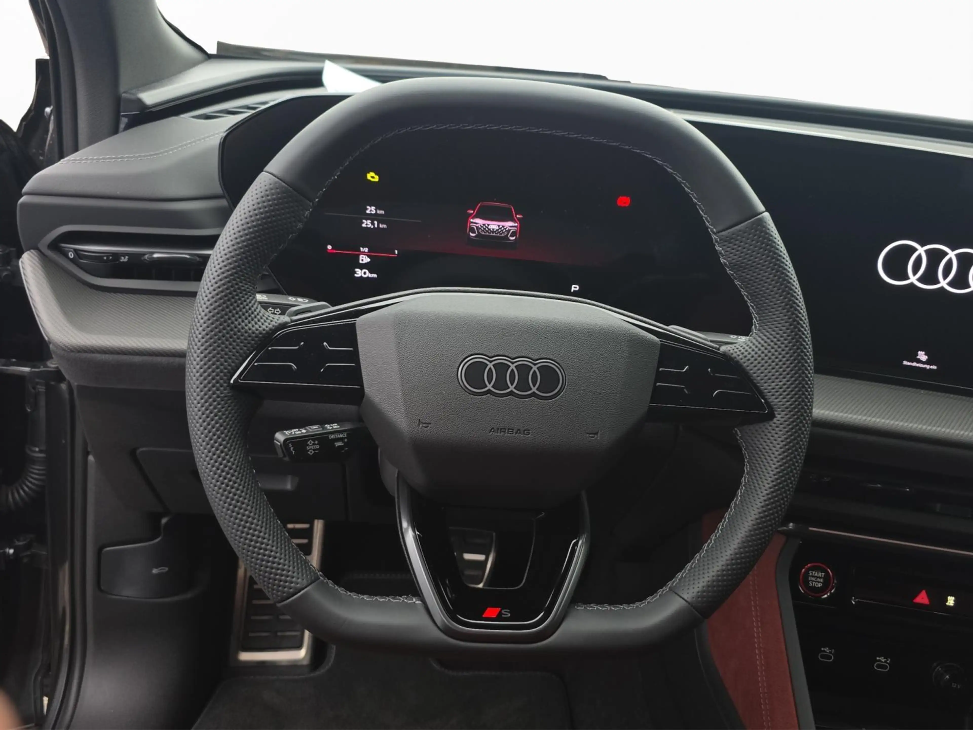 Audi SQ5 TFSI quattro S tronic — photo 10