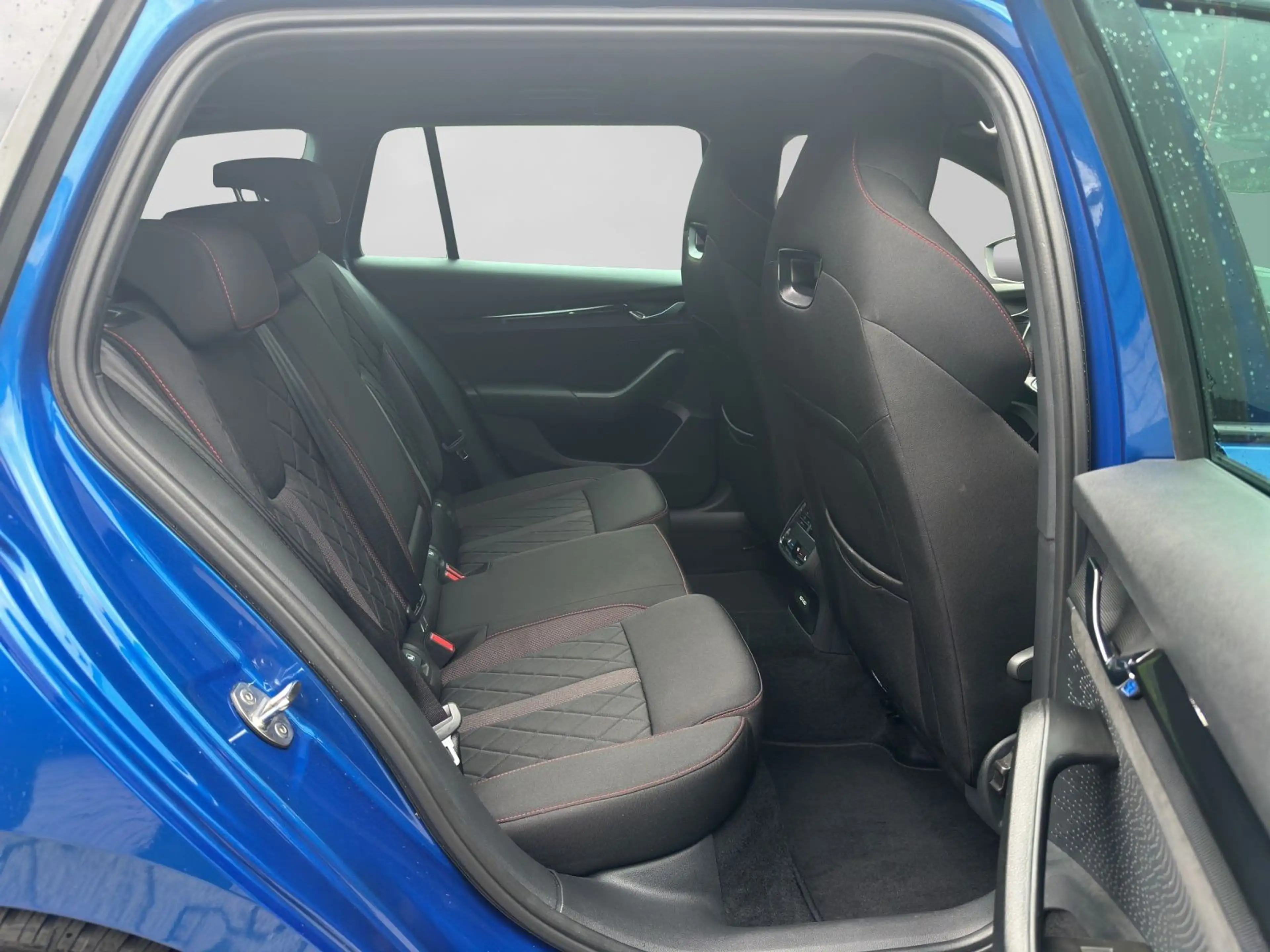 Skoda Octavia Combi 2.0 TDI RS MATRIX HuD AHK KAMERA — photo 6