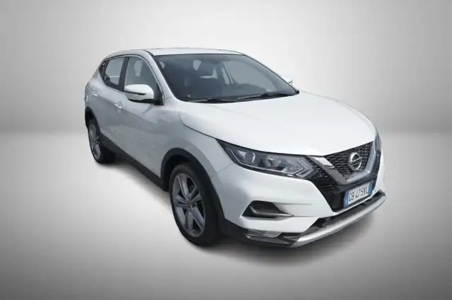 Nissan Qashqai view 2