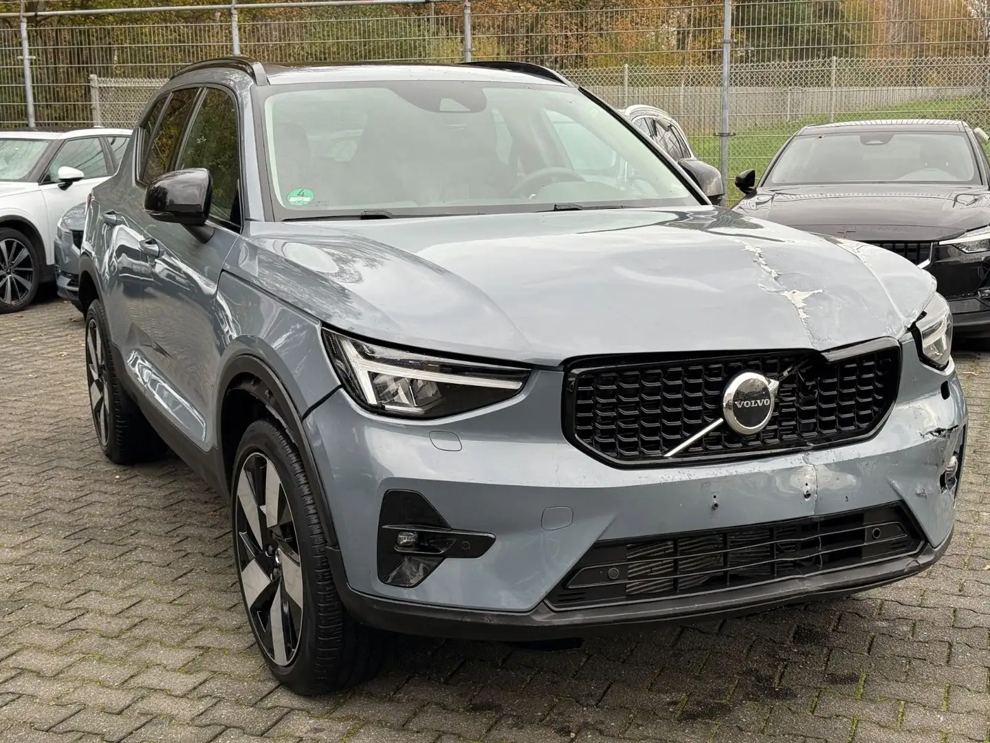 Volvo XC40 Ultimate Dark T5 Recharge*Pano*Leder*AHK Grau - 1