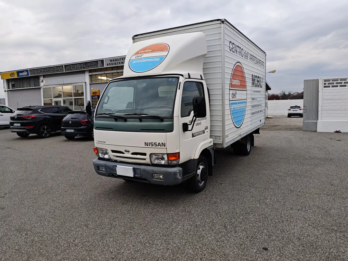 Nissan Cabstar Bianco - 1