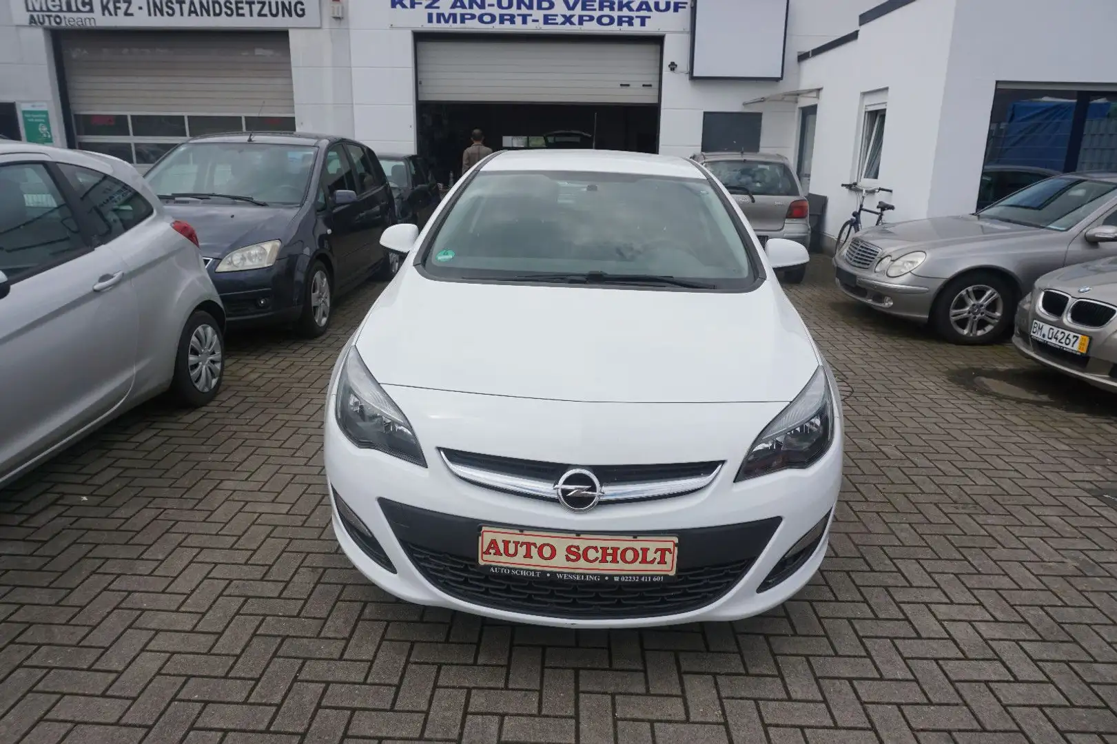 Opel Astra J Lim. 5-trg. Selection Blanc - 2