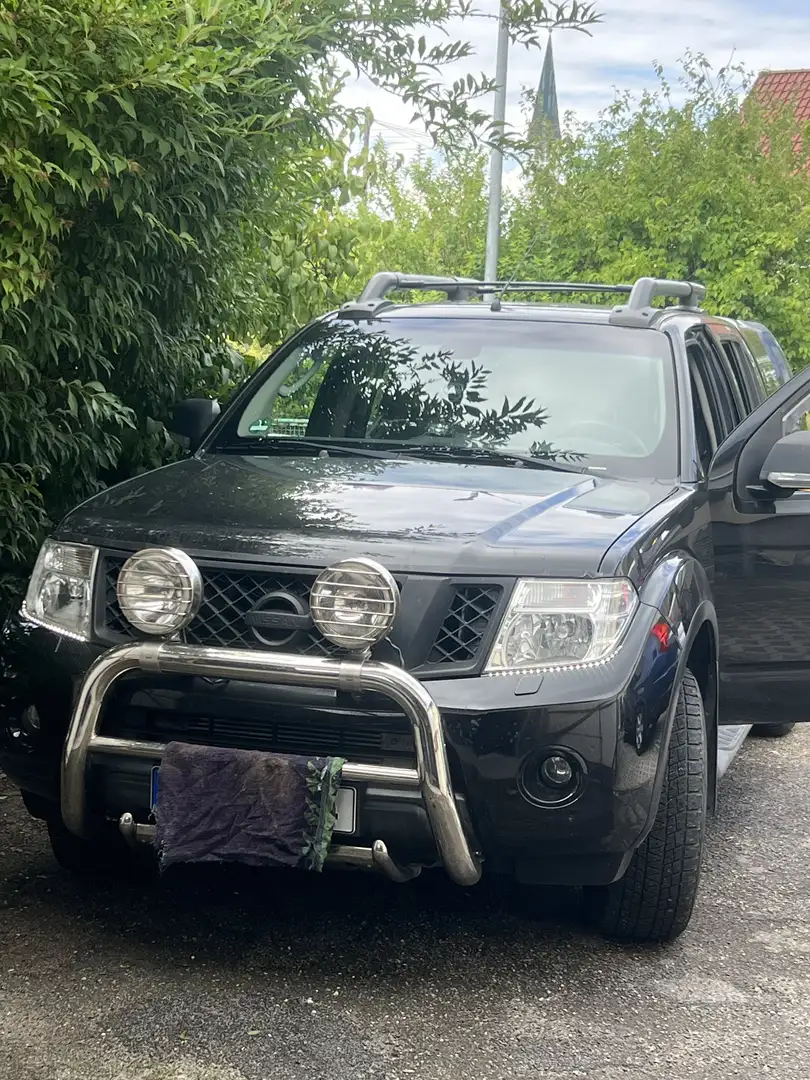 Nissan Navara Double Cab LE V6 4X4 Nero - 2