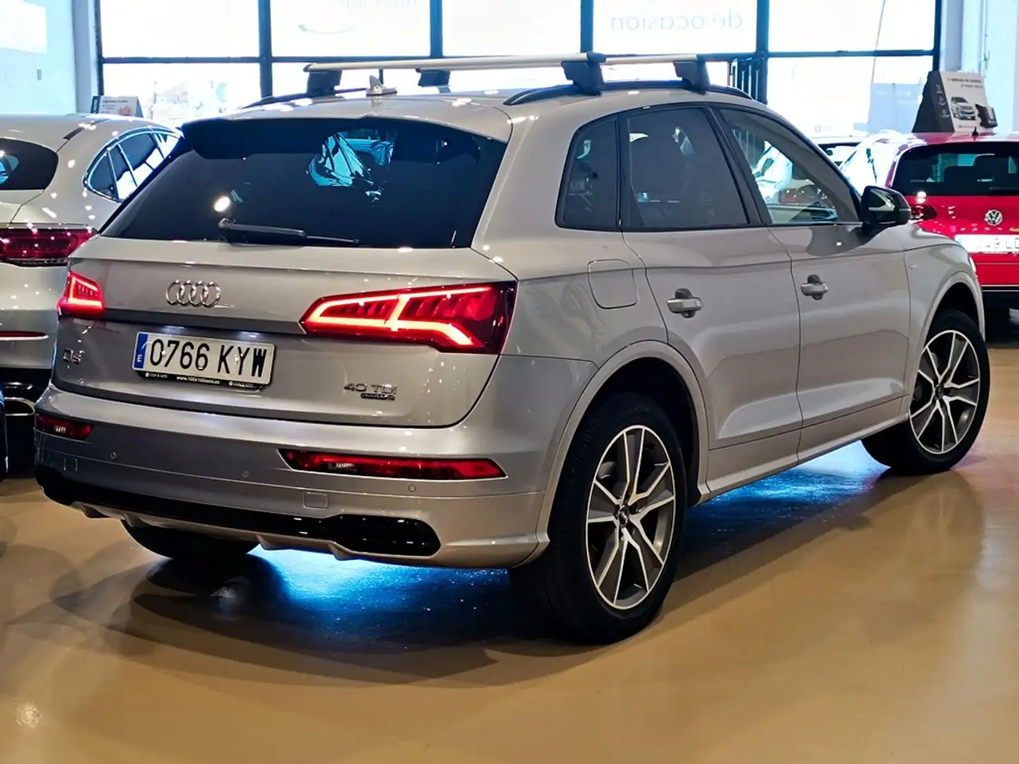 Audi Q5 40 TDI Black line quattro-ultra S tronic 140kW Silber - 2