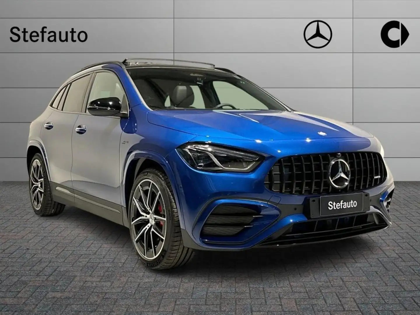 Mercedes-Benz GLA 35 AMG 4Matic AMG Line Premium Modrá - 1