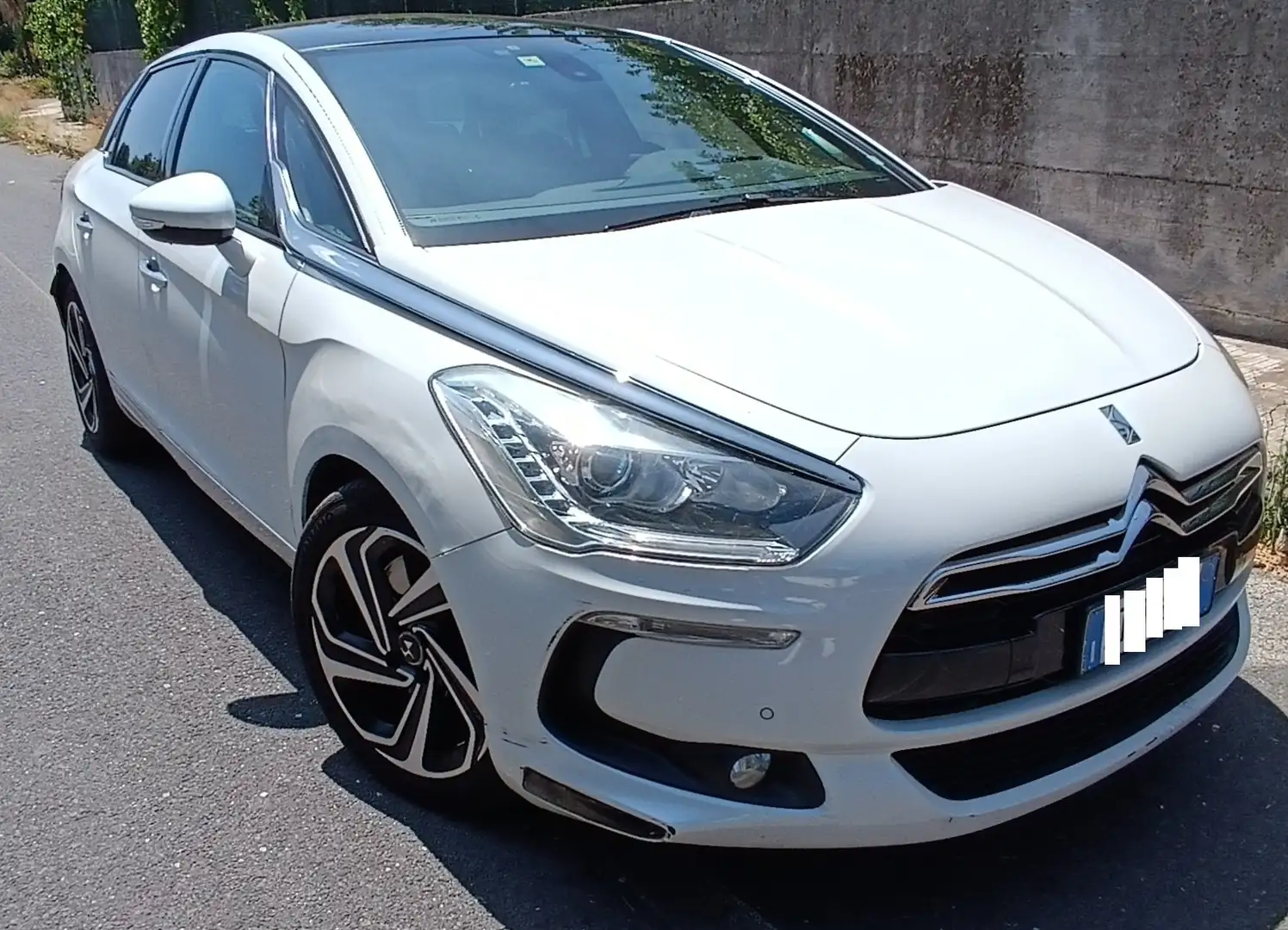 Citroen DS5 DS5 2.0 hdi Chic 160cv auto Білий - 1