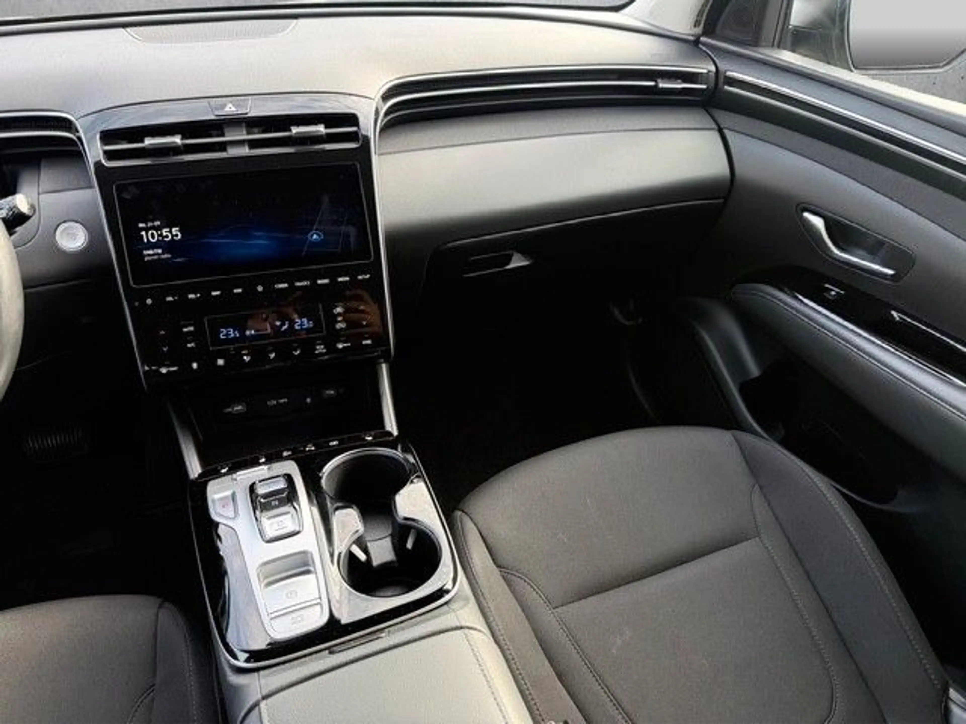 Hyundai TUCSON 1.6 Blackline*Panorama*1 Hand*Kamera*Allra — photo 15