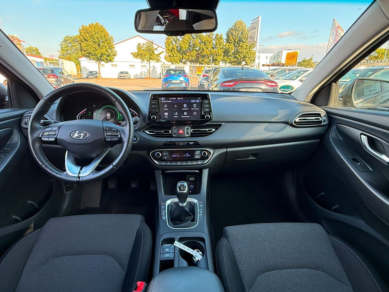 Hyundai i30 Trend Mild-Hybrid/Kamera/Carplay/PDC v+h — photo 12