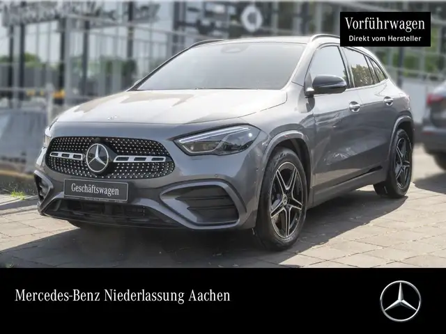 Mercedes-Benz GLA 200 AMG+NIGHT+PANO+AHK+MULTIBEAM+KAMERA+19"+7G