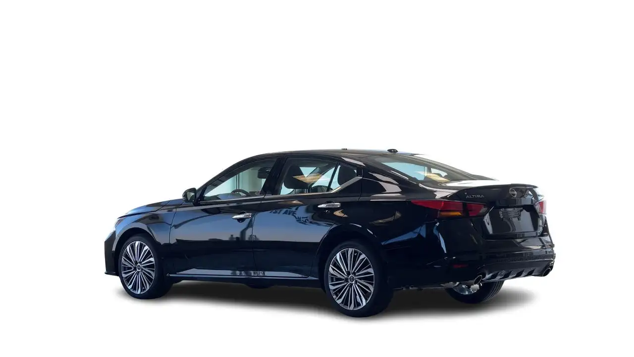 Nissan Altima снимка Nissan Altima
