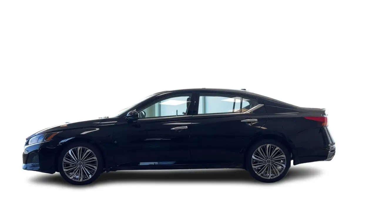 Nissan Altima снимка Nissan Altima