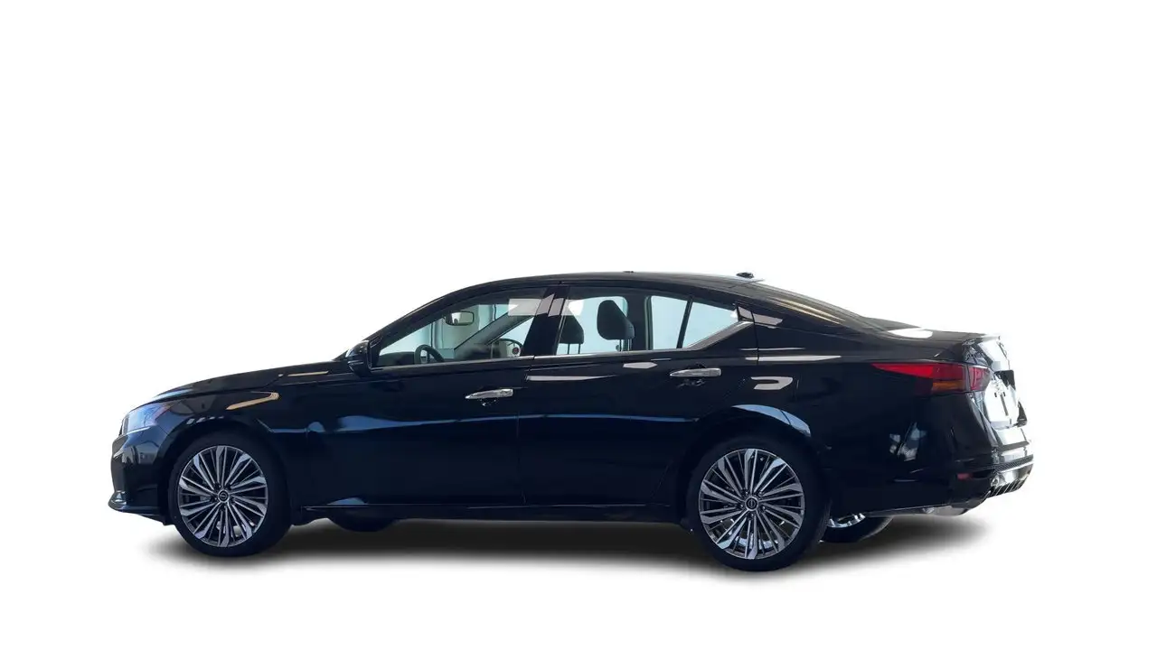 Nissan Altima снимка Nissan Altima