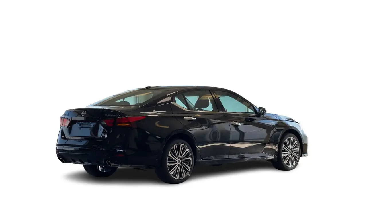 Nissan Altima снимка Nissan Altima