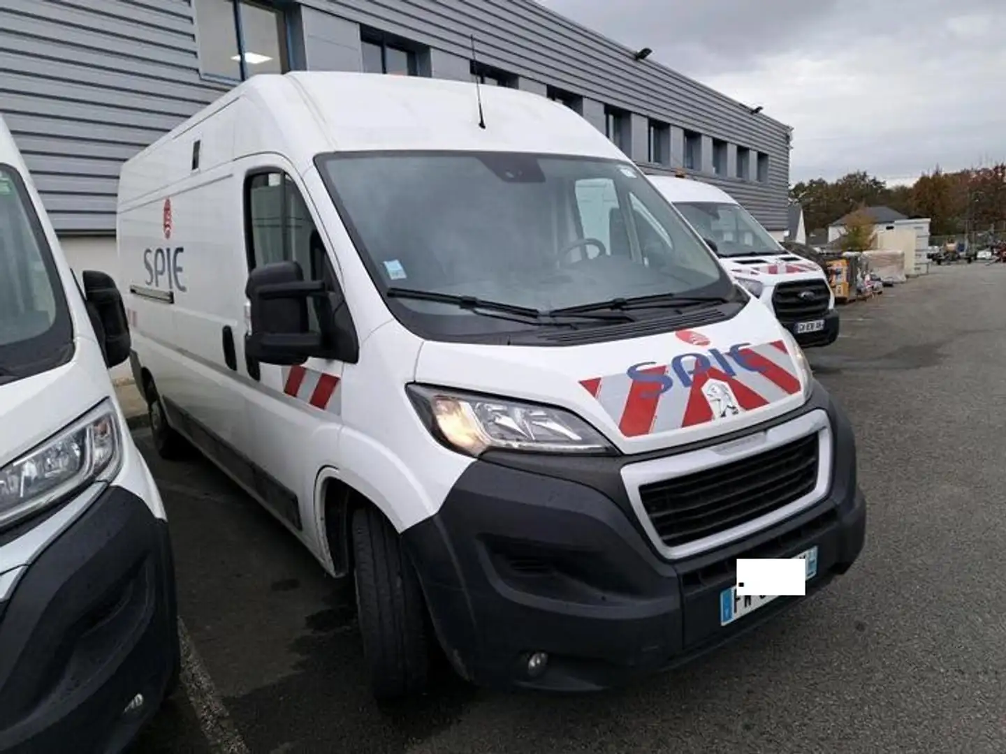 Peugeot Boxer 335 L3H2 2.2 BLUEHDI S\u0026S 140CH ASPHALT Blanc - 2