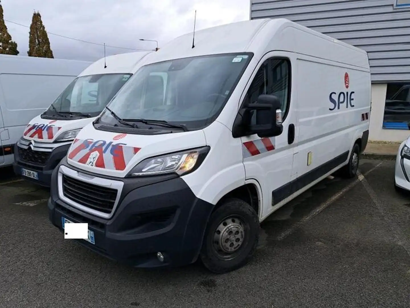 Peugeot Boxer 335 L3H2 2.2 BLUEHDI S\u0026S 140CH ASPHALT Blanc - 1