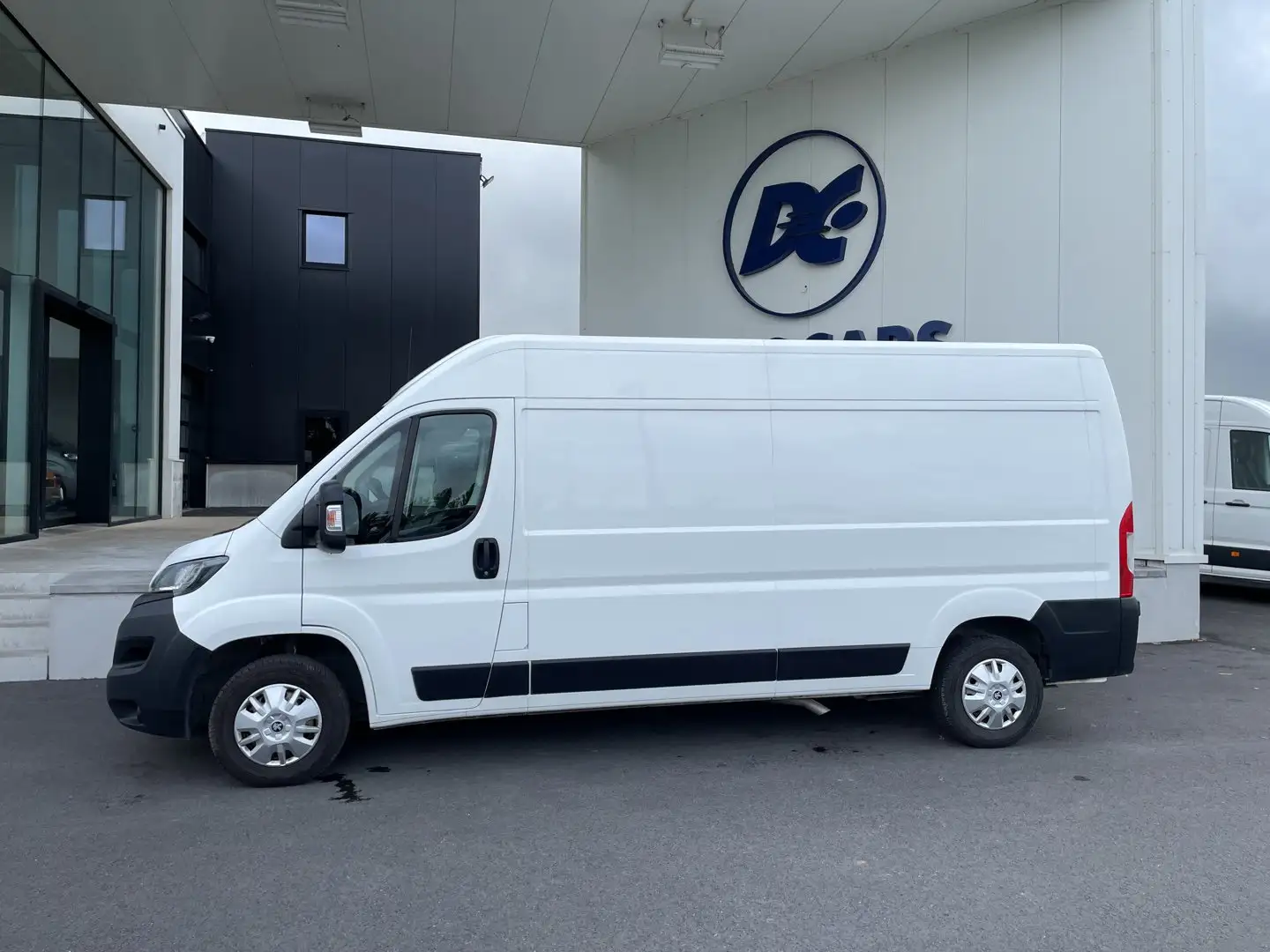 Peugeot Boxer Combi Pro 333 L2H2 BlueHDI S&S Blanc - 2