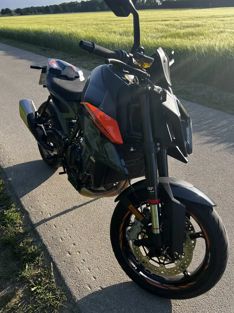 KTM 990 Super Duke - 1