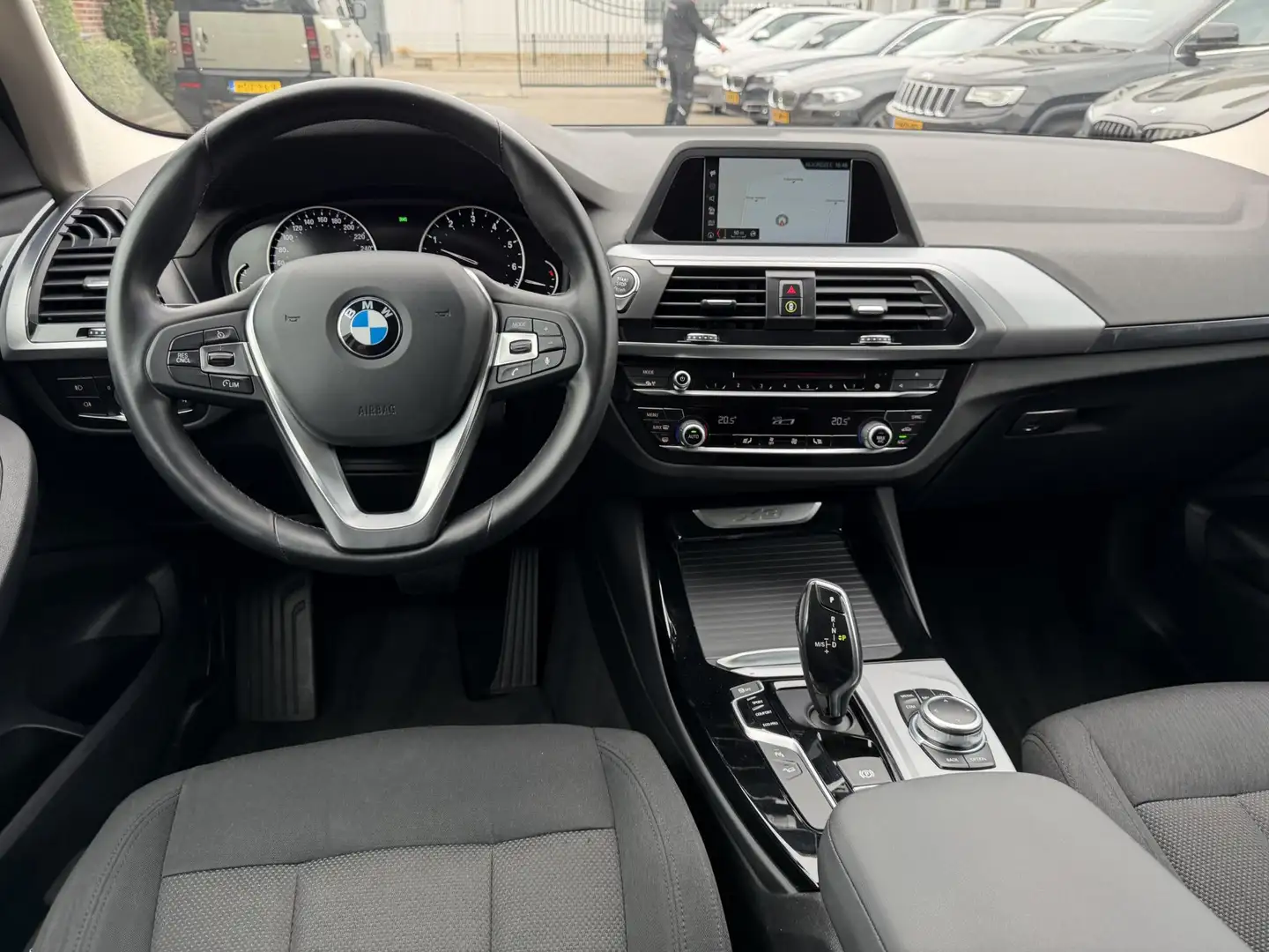 BMW X3 xDrive20i Executive Org NL 1ste eigenaar Zwart - 2