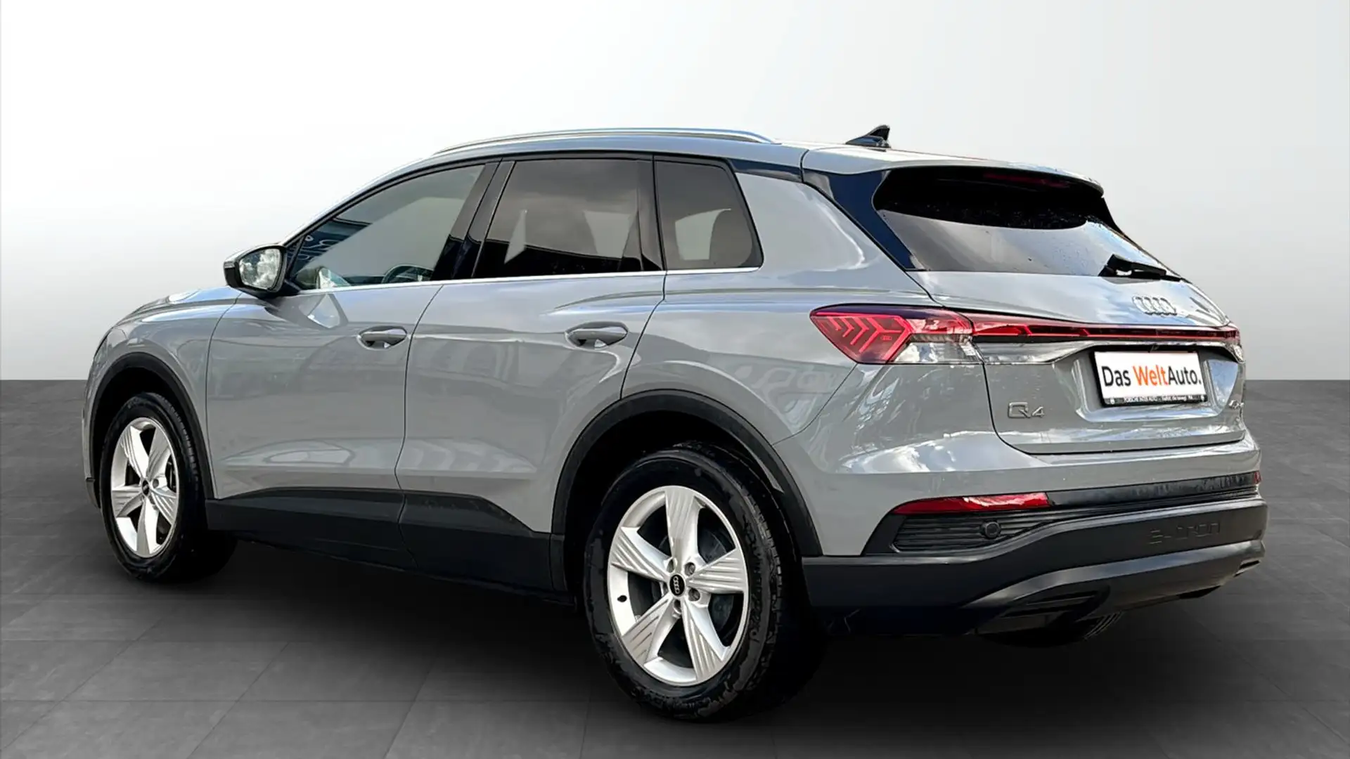 Audi Q4 e-tron Audi Q4 45 e-tron business Grau - 2