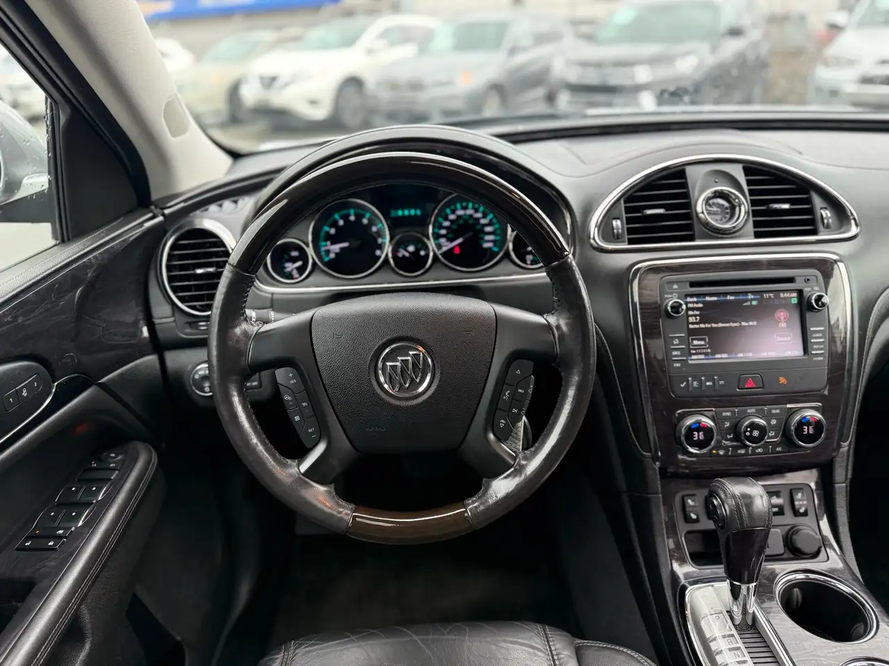 Buick Enclave снимка Buick Enclave
