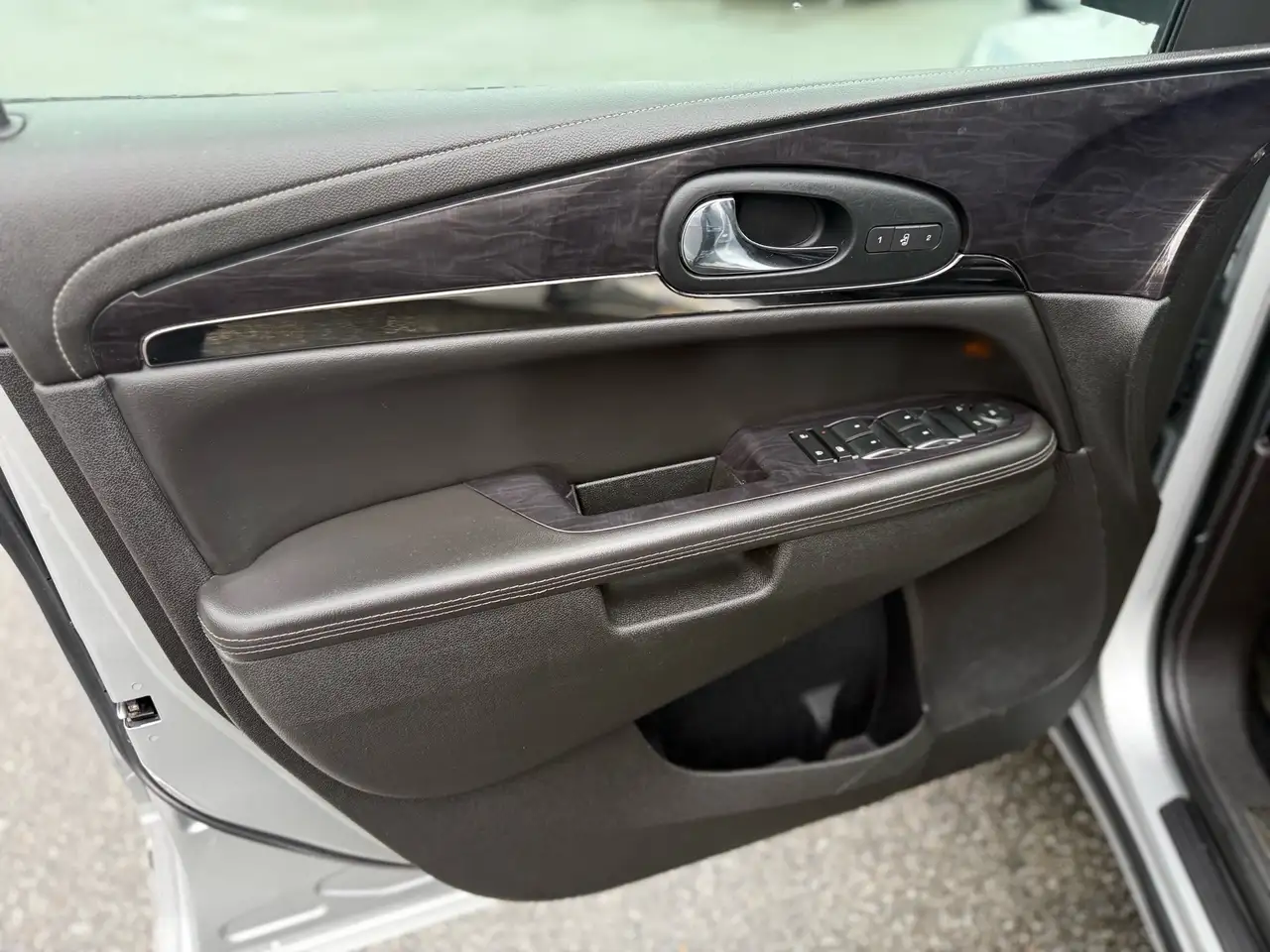 Buick Enclave снимка Buick Enclave