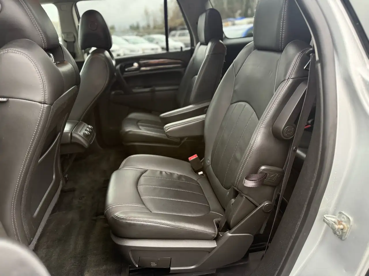 Buick Enclave снимка Buick Enclave
