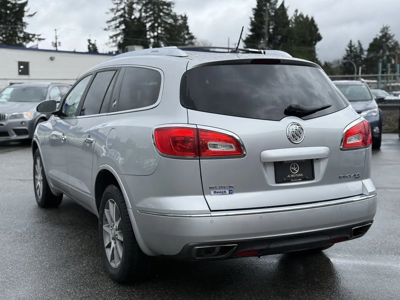 Buick Enclave снимка Buick Enclave