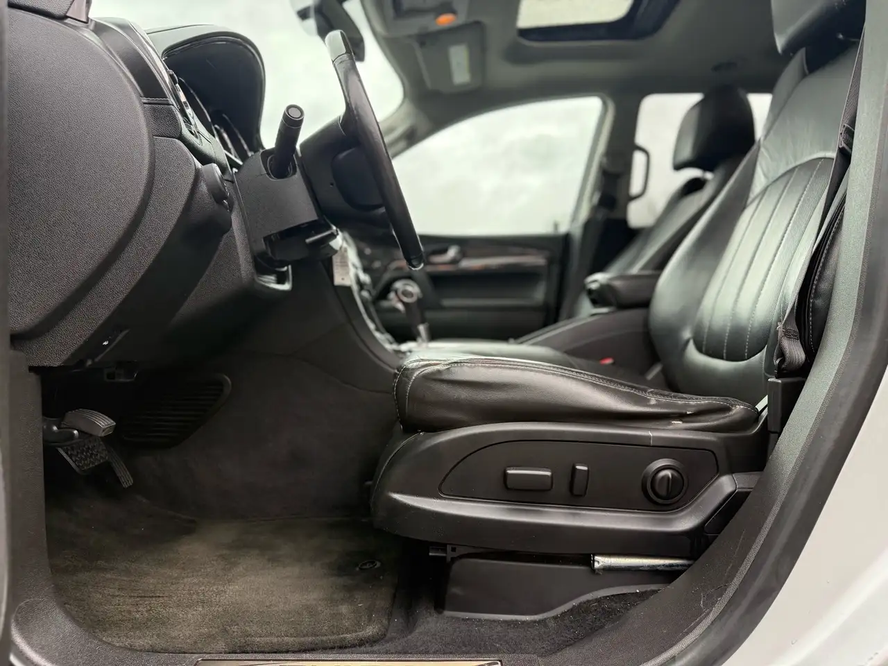 Buick Enclave снимка Buick Enclave