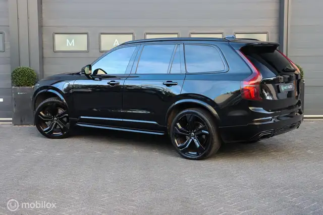Volvo XC90 view 13