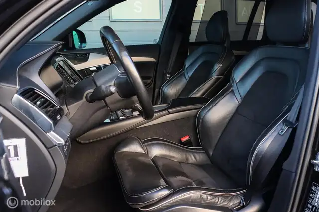 Volvo XC90 view 6