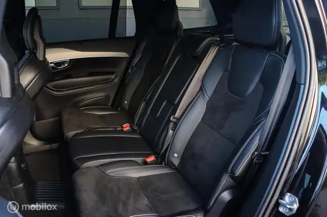 Volvo XC90 view 7
