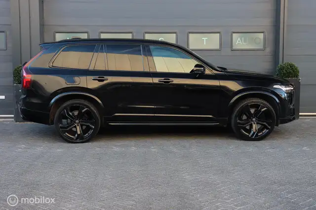 Volvo XC90 view 5