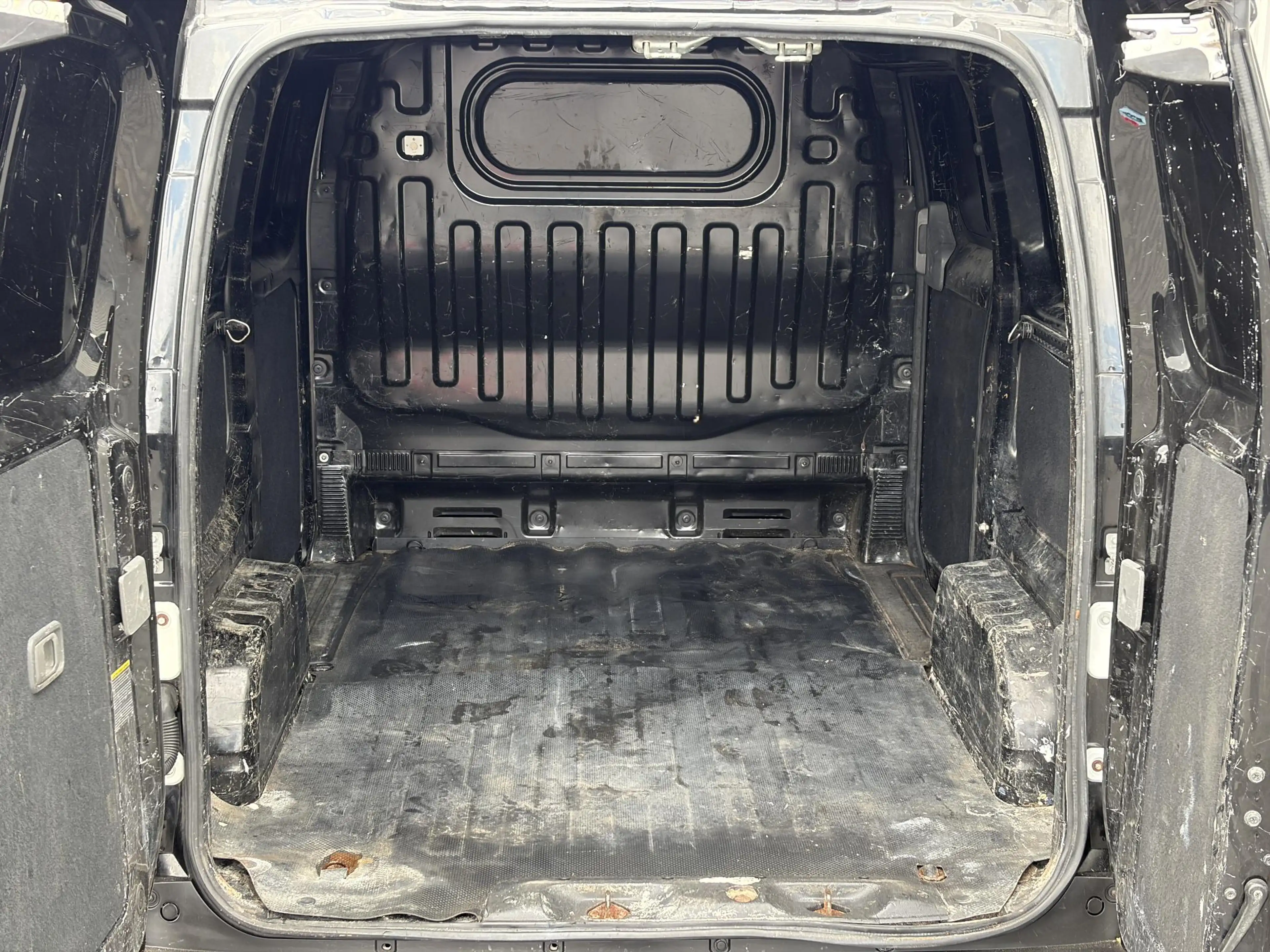 Nissan E-NV200 Business 40 kWh*ECC*CRUISE*HAAK*CAM*NAVI*KEYLESS* — photo 4