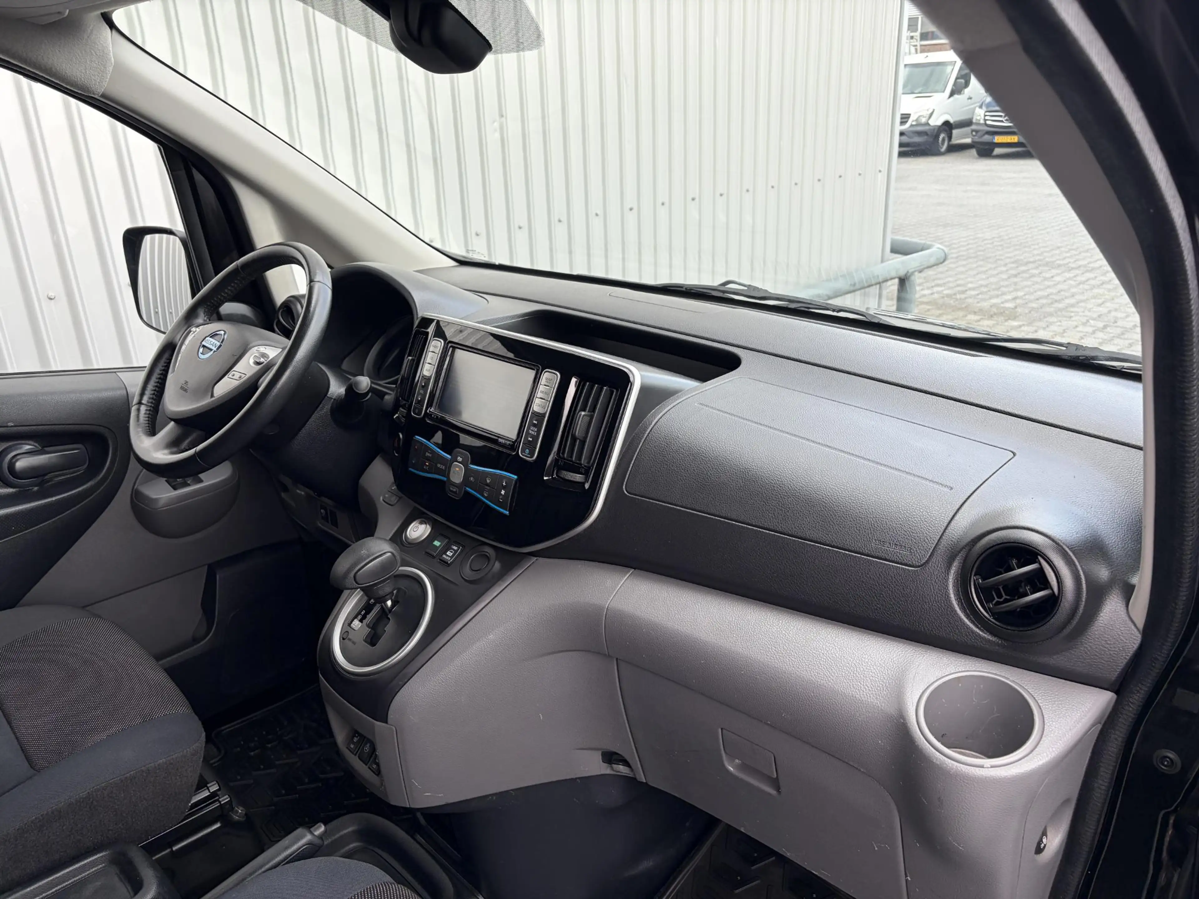 Nissan E-NV200 Business 40 kWh*ECC*CRUISE*HAAK*CAM*NAVI*KEYLESS* — photo 32