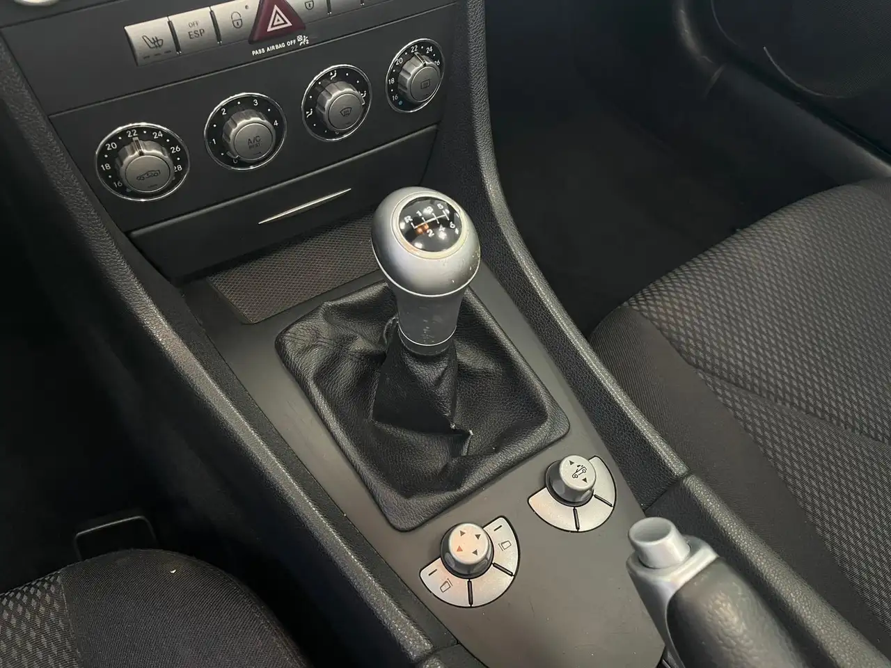 MERCEDES-BENZ SLK 200 KOMPRESSOR AMG*EFH*HARDTOP*KLIMA*SITZHZG | 163 ch | ARRIÈRE | BVM
