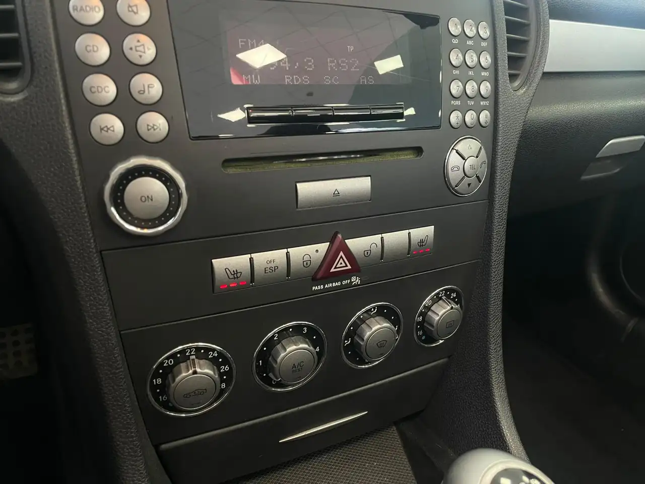 MERCEDES-BENZ SLK 200 KOMPRESSOR AMG*EFH*HARDTOP*KLIMA*SITZHZG | 163 ch | ARRIÈRE | BVM
