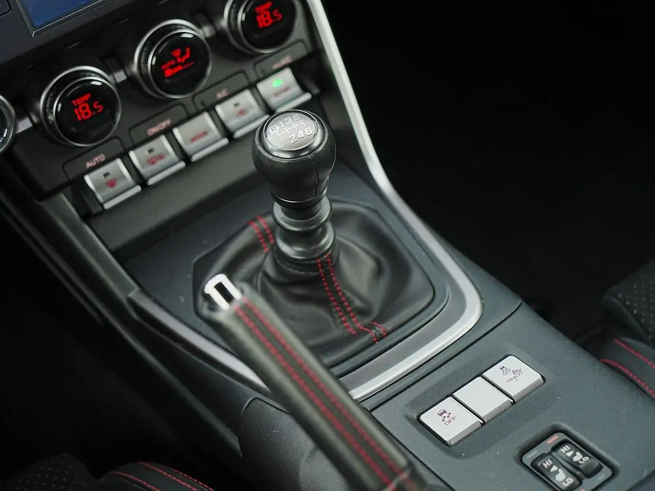 Subaru BRZ снимка Subaru BRZ