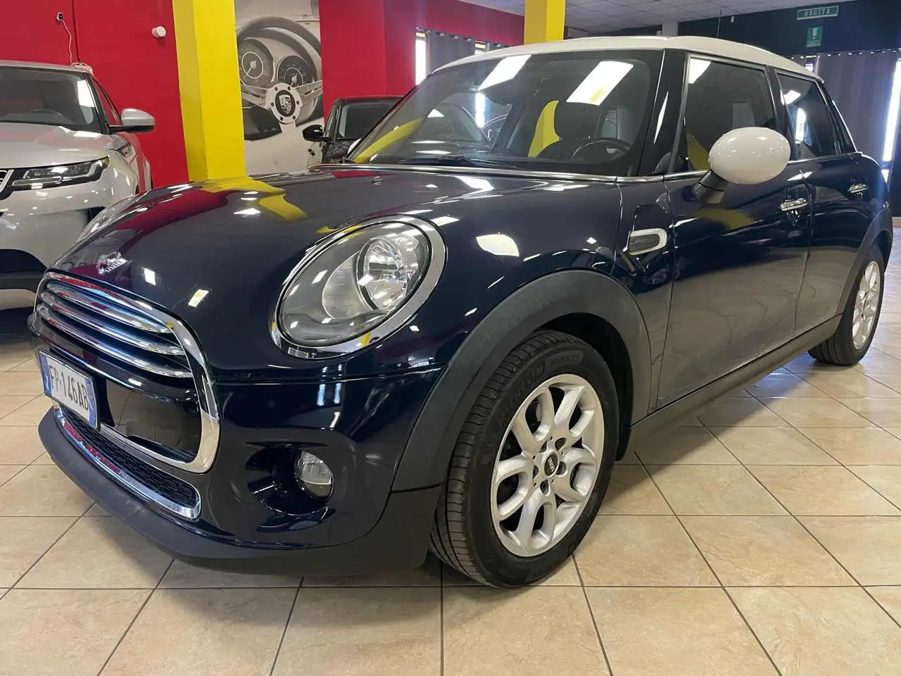 MINI Cooper D 1.5 Cooper D 5 porte *AUTOMATICO/LUCI/PDC* — photo 1 of 13