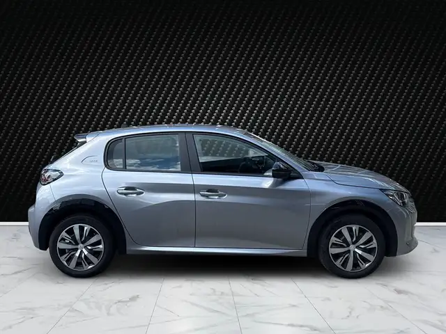 Peugeot 208 view 6