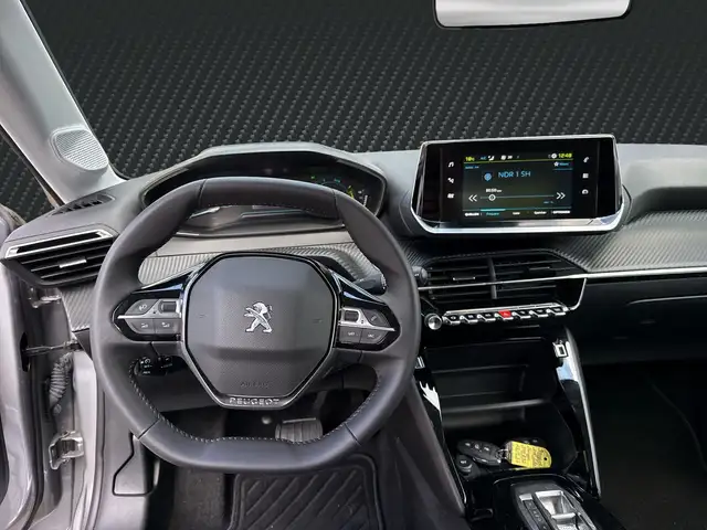 Peugeot 208 view 13