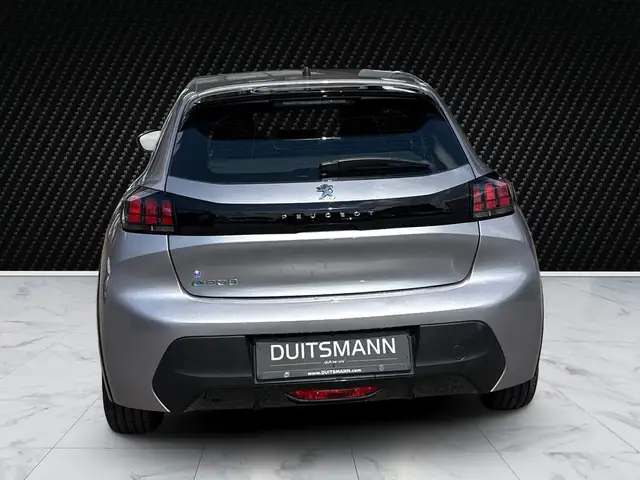 Peugeot 208 view 4