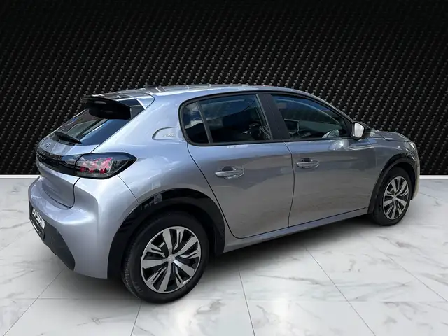 Peugeot 208 view 5