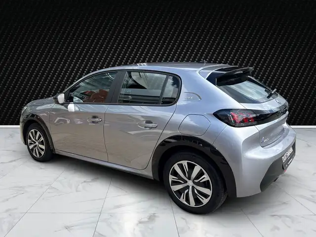 Peugeot 208 view 3