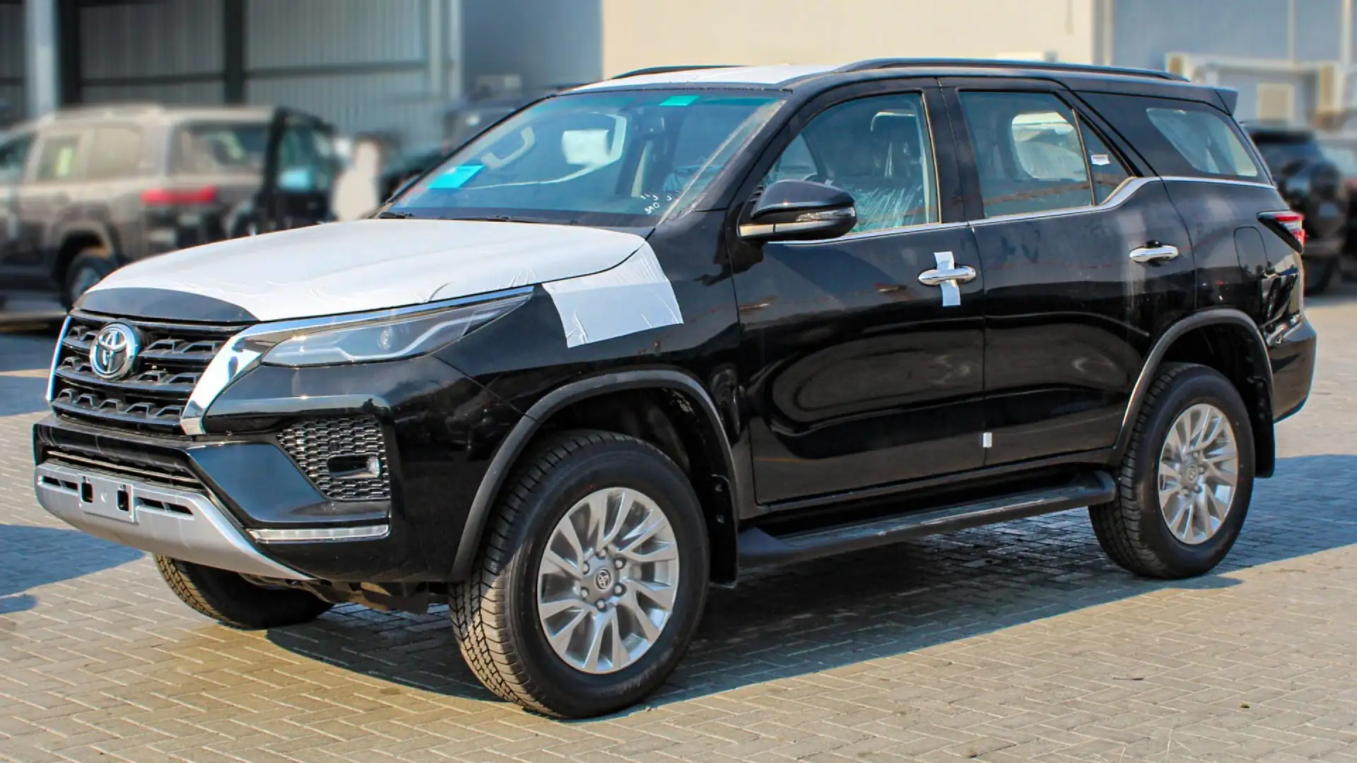 Toyota Fortuner Diesel - 2.8l - A/T 2023 *EXPORT OUT OF EU* Nero - 1