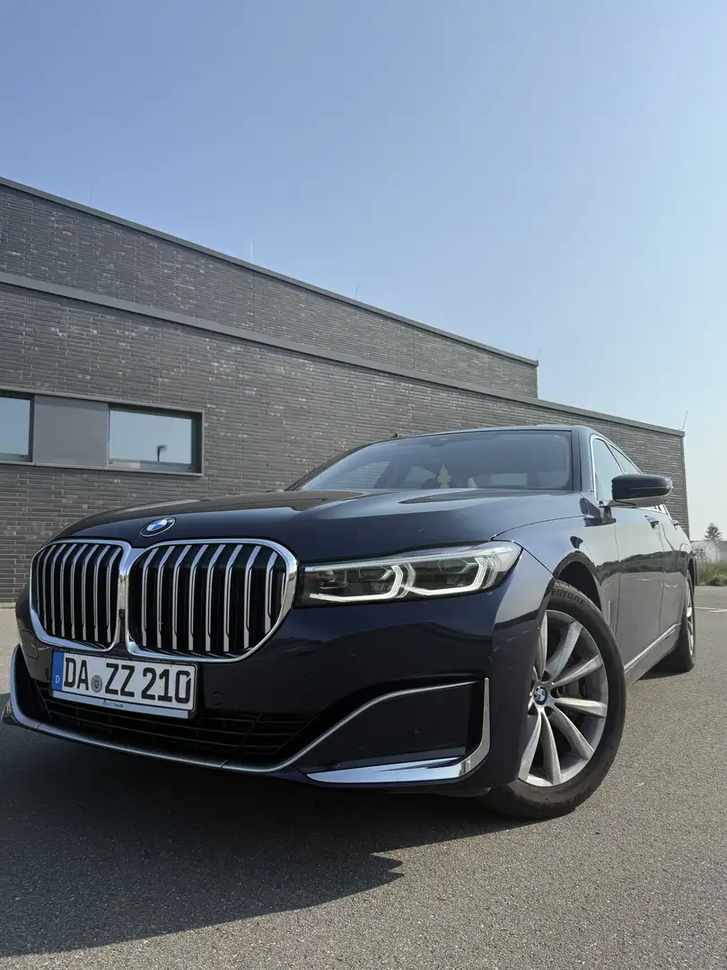 BMW 740 740 d xDrive Blau - 1