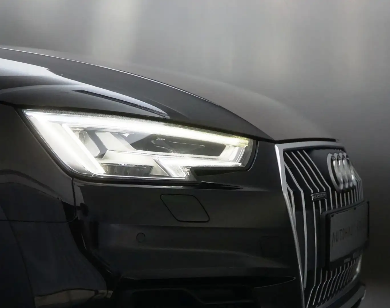 Audi A4 allroad quattro S Line Sport 19"Alu Schwarz - 2