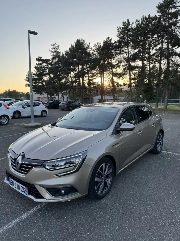Renault Megane MÃ©gane IV Berline dCi 130 Energy Intens