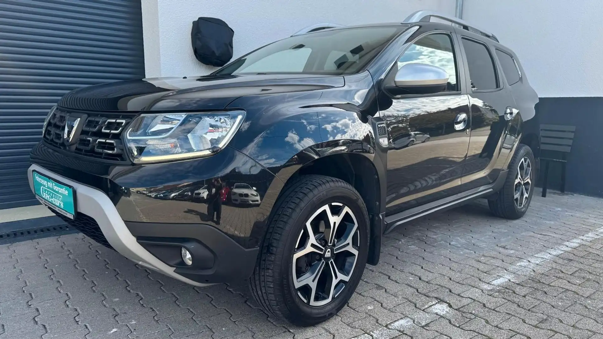 Dacia Duster 4x4+TÜV+GARANTIE+KAMERA+NAVI+PARKS Schwarz - 2