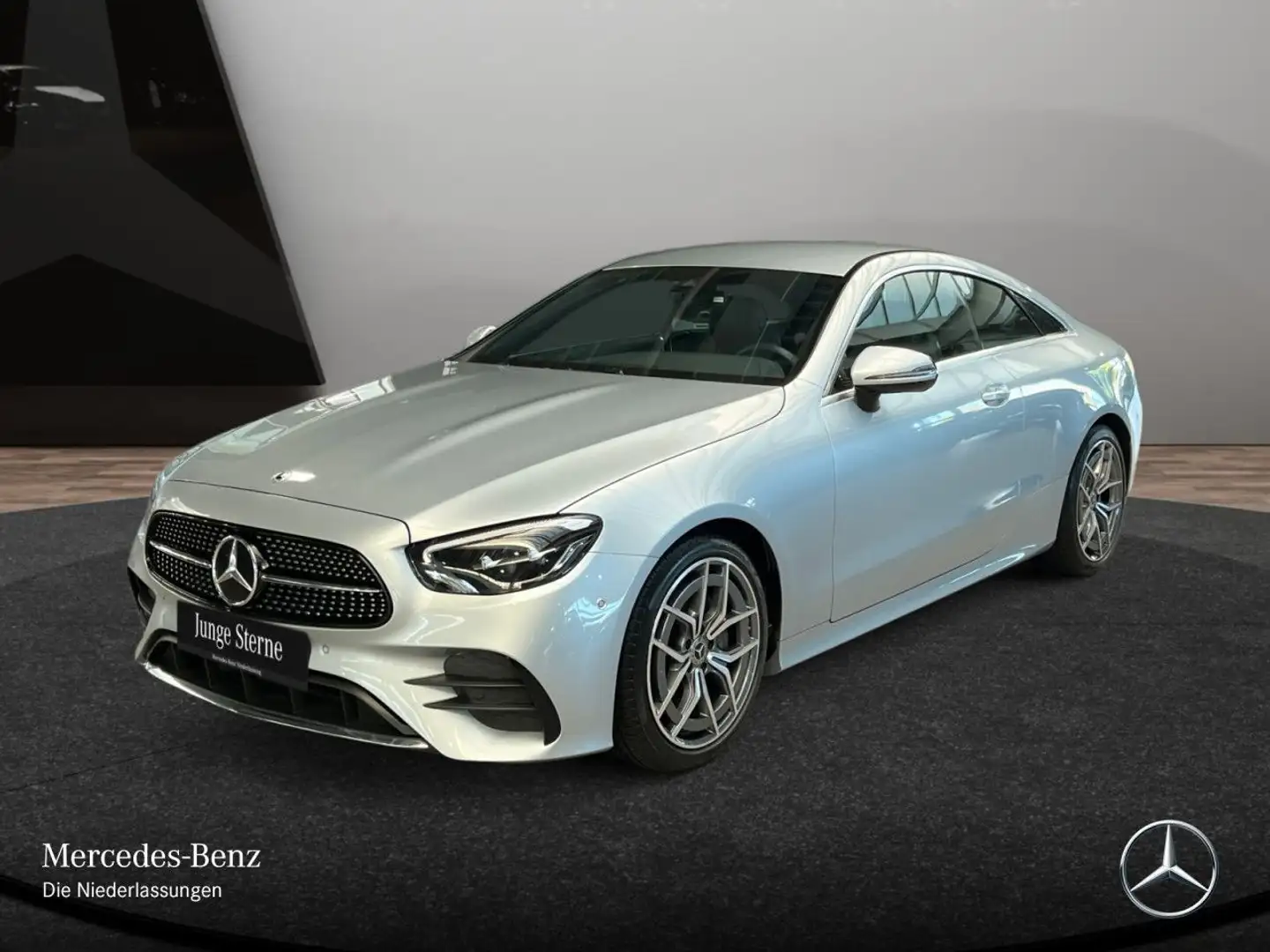 Mercedes-Benz E 200 Coupé AMG+LED+KAMERA+19"+TOTW+9G Silber - 2