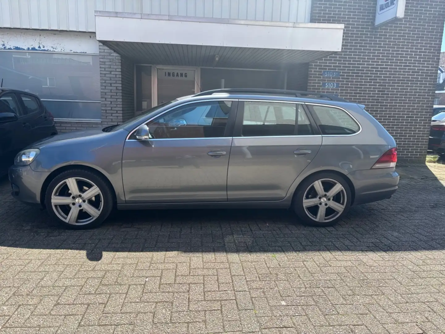 Volkswagen Golf Variant 1.2 TSI Highl. Bl.M | 3 MND GAR | CLIMA | TREKHAAK Grau - 1